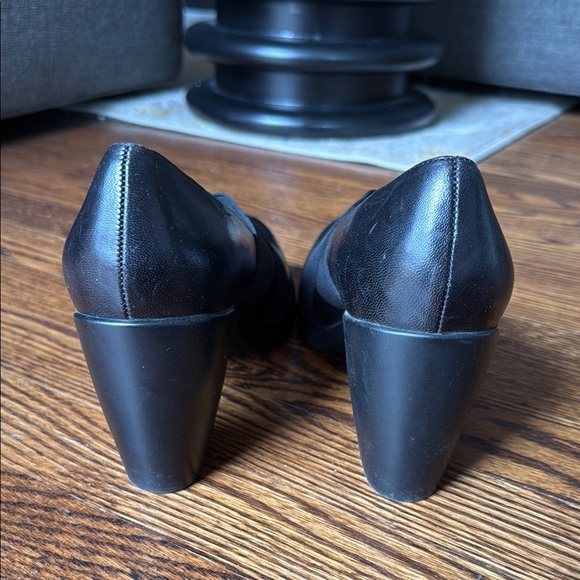 Dansko Women’s 9.5/40 Black Textured Leather Heels with Block Heel - Picture 4 of 6